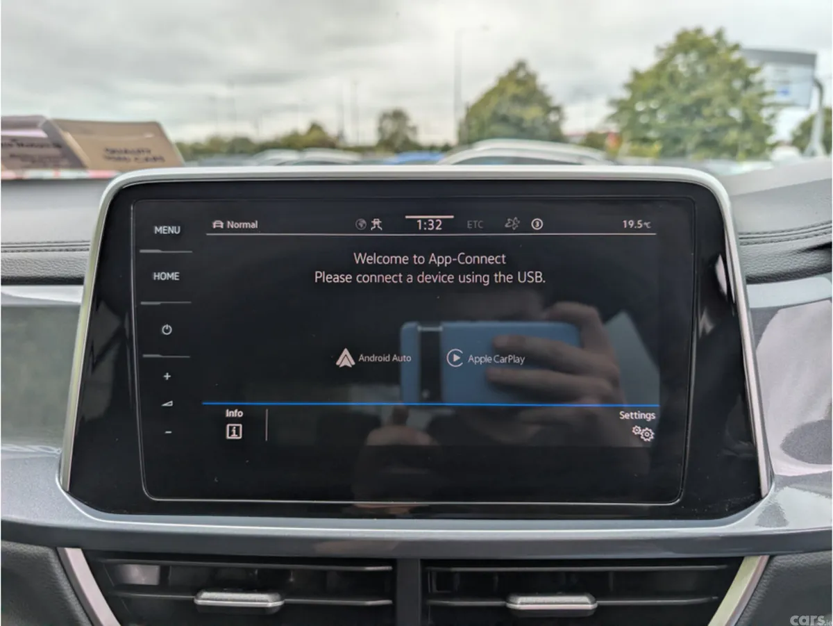 Volkswagen T-Roc SUV, Petrol, 2024, Red
