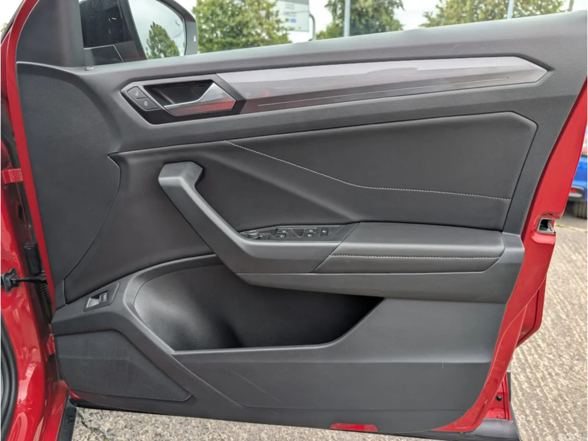 Volkswagen T-Roc SUV, Petrol, 2024, Red