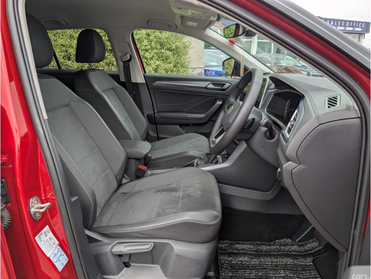 Volkswagen T-Roc SUV, Petrol, 2024, Red