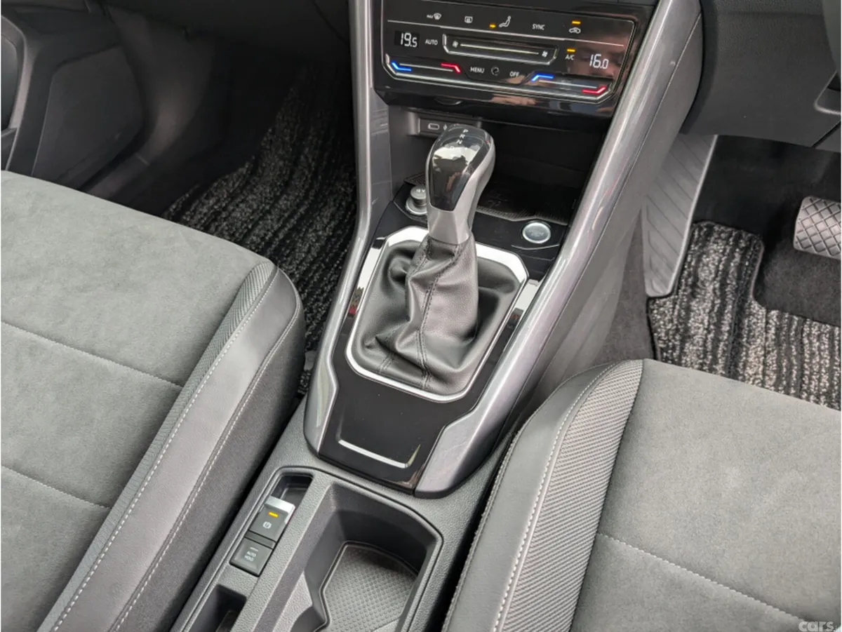 Volkswagen T-Roc SUV, Petrol, 2024, Red