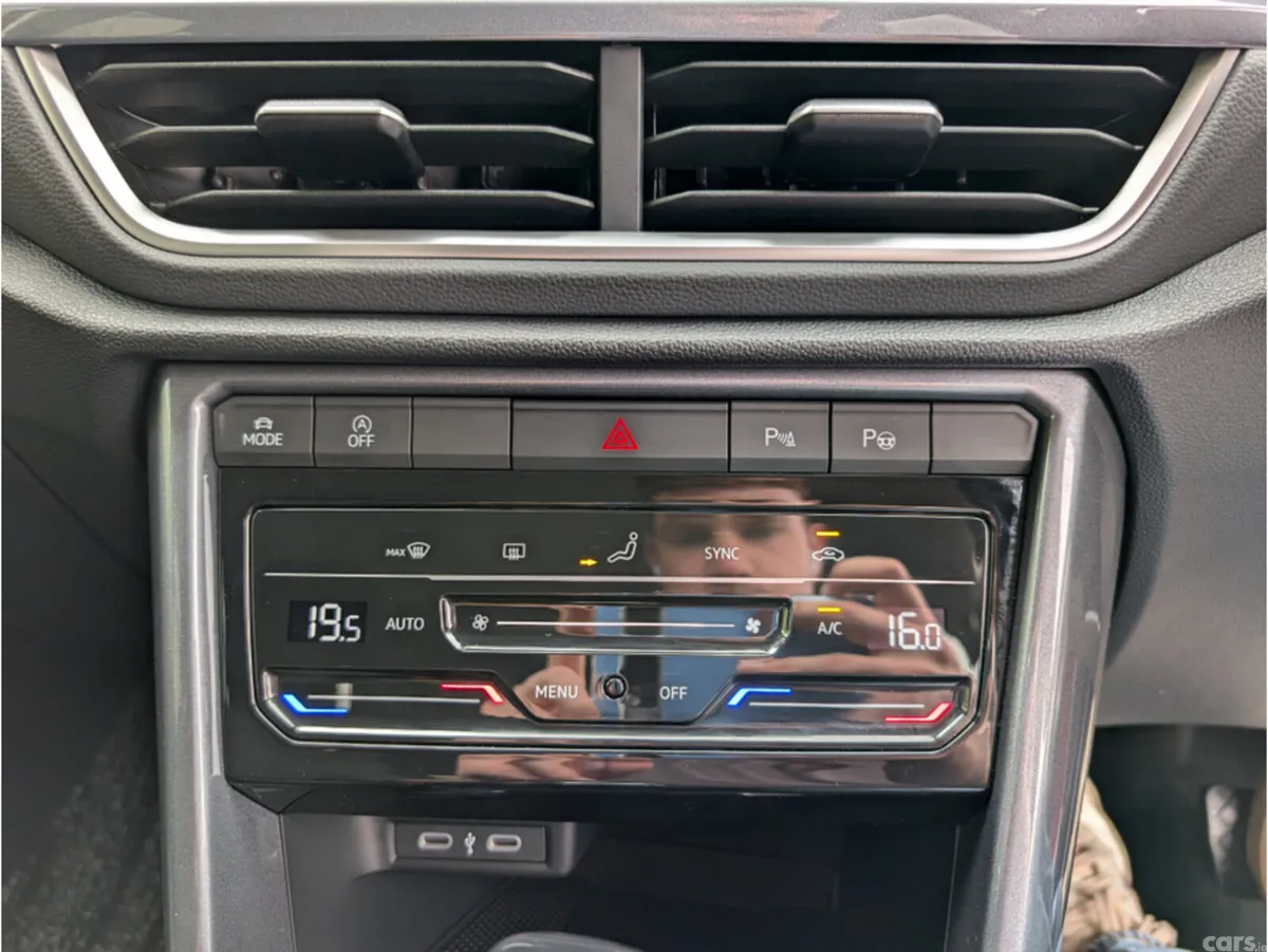 Volkswagen T-Roc SUV, Petrol, 2024, Red