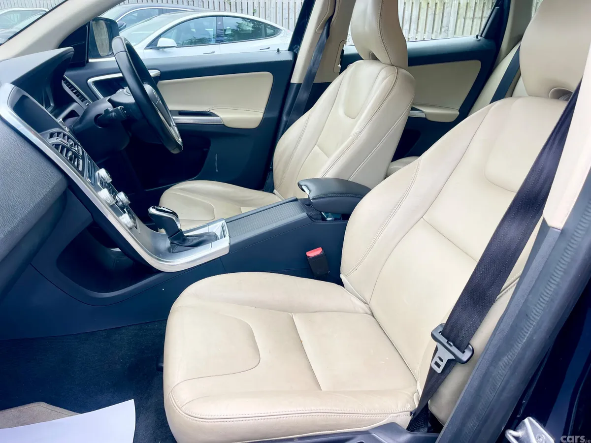 Volvo XC60 SUV, Diesel, 2017, Blue