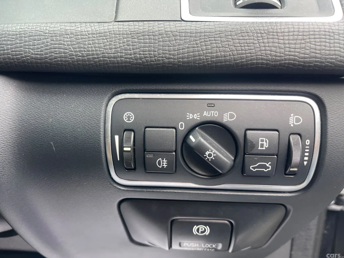 Volvo XC60 SUV, Diesel, 2017, Blue