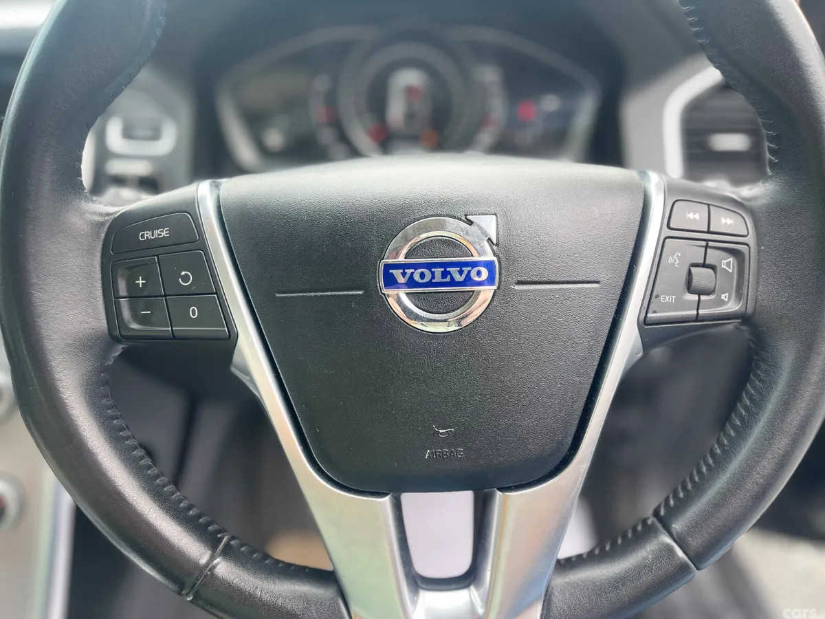 Volvo XC60 SUV, Diesel, 2017, Blue