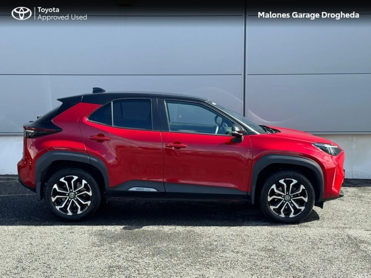Toyota Yaris Cross Hatchback, Petrol Hybrid, 2023, Red