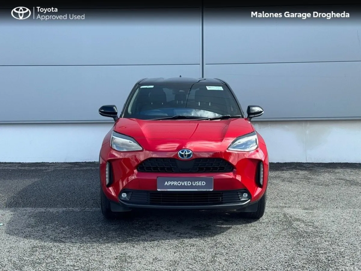 Toyota Yaris Cross Hatchback, Petrol Hybrid, 2023, Red