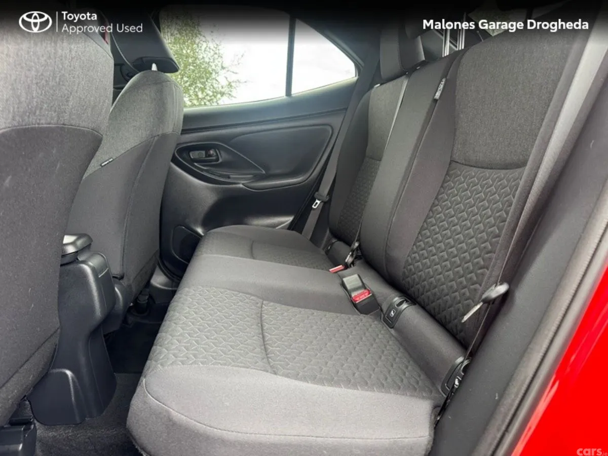Toyota Yaris Cross Hatchback, Petrol Hybrid, 2023, Red