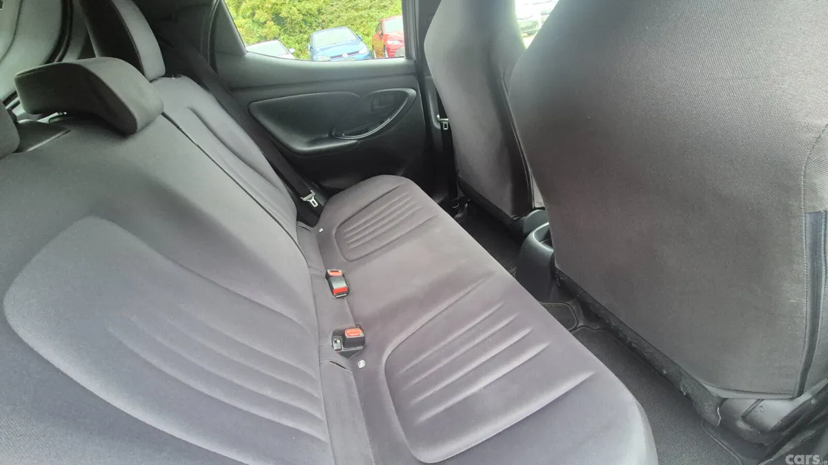 Toyota Yaris Hatchback, Petrol Hybrid, 2021, Silver