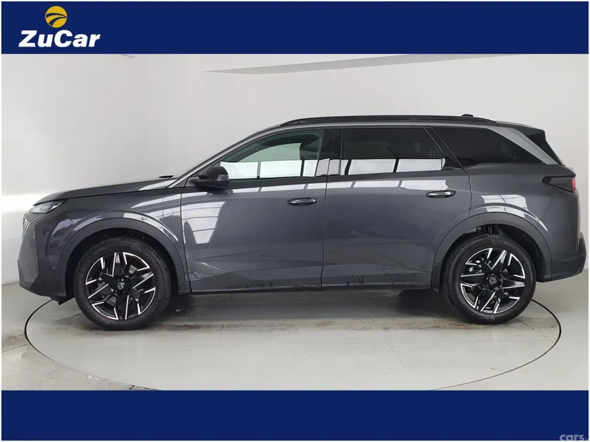 Peugeot 5008 MPV, Petrol, 2025, Grey