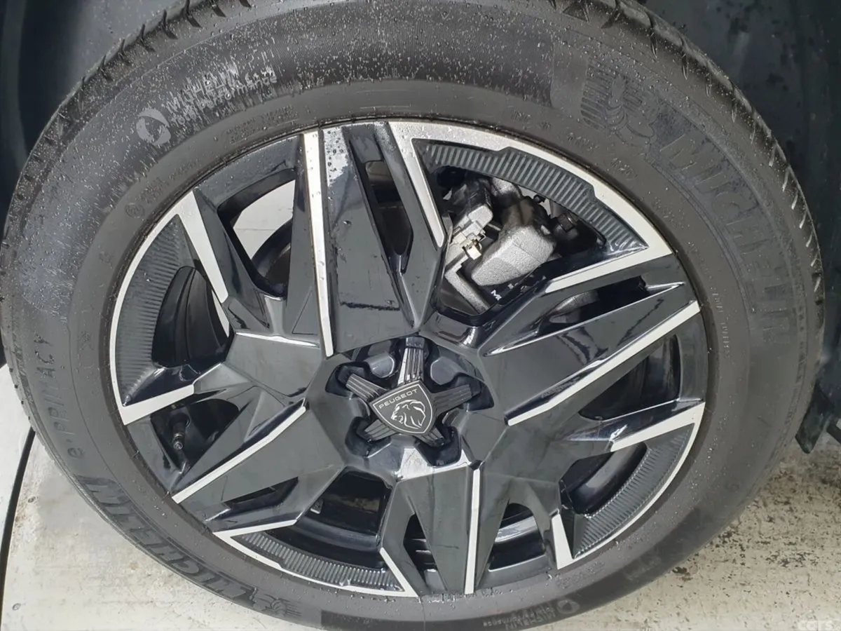 Peugeot 5008 MPV, Petrol, 2025, Grey