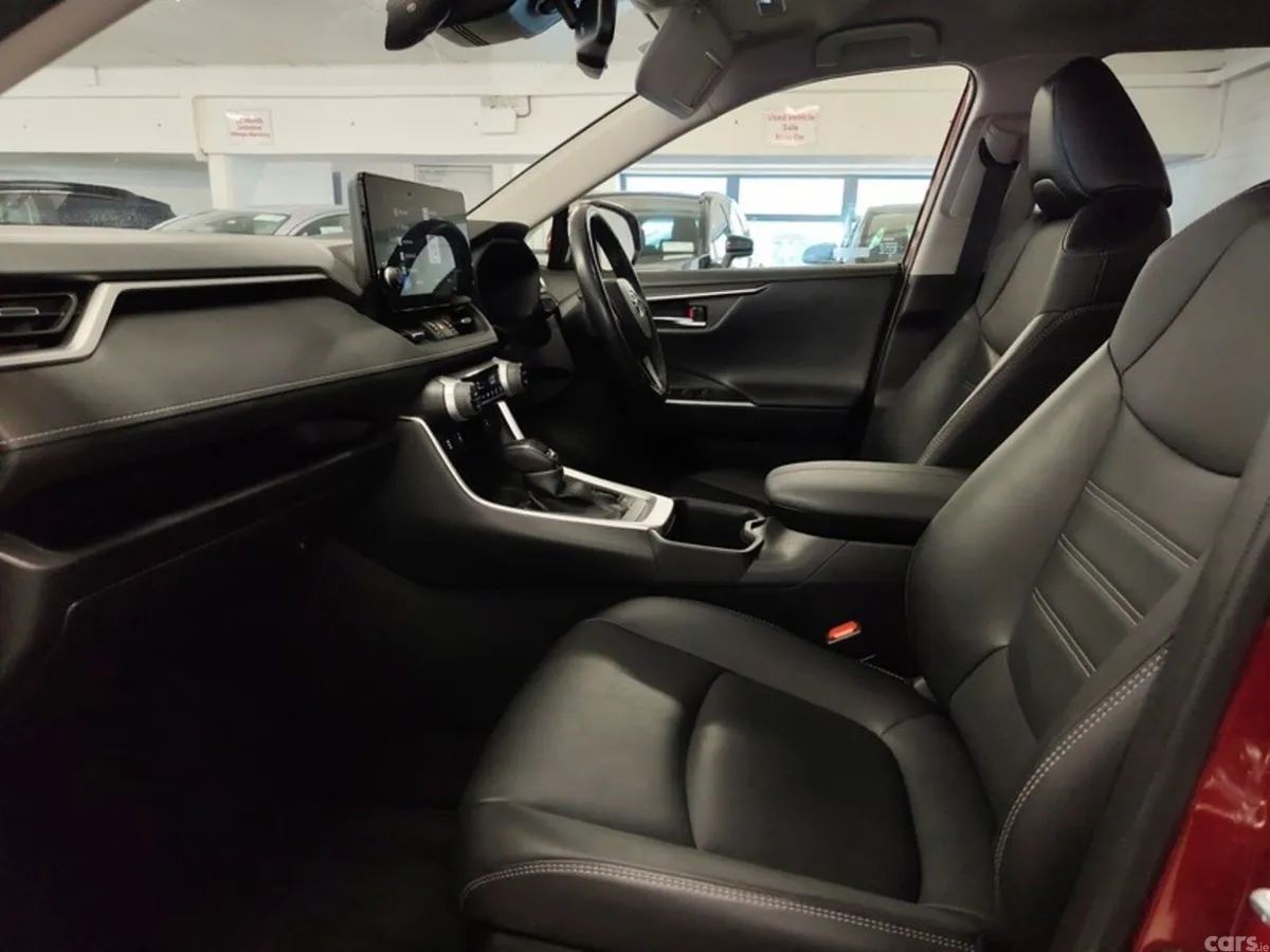 Toyota RAV4 SUV, Petrol Hybrid, 2023, Red