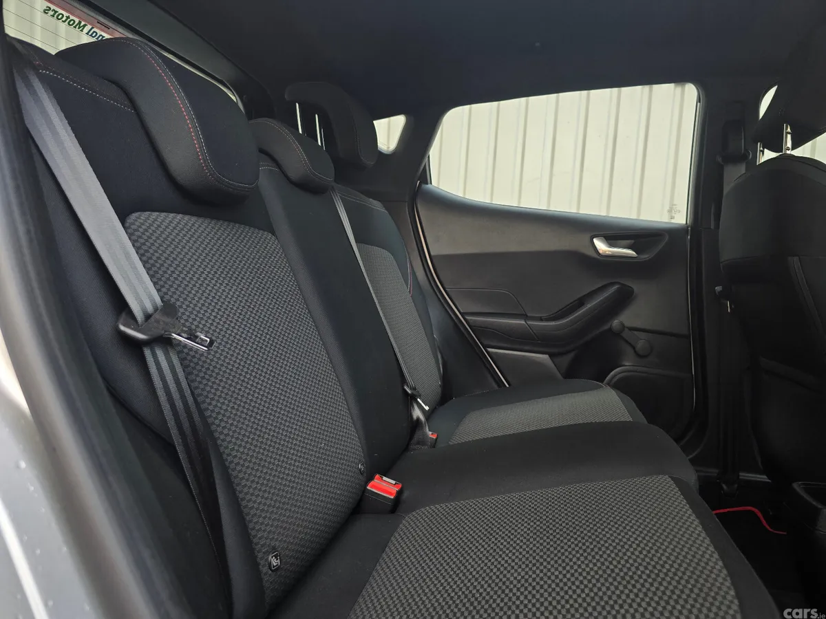 Ford Fiesta Hatchback, Petrol, 2019, Silver