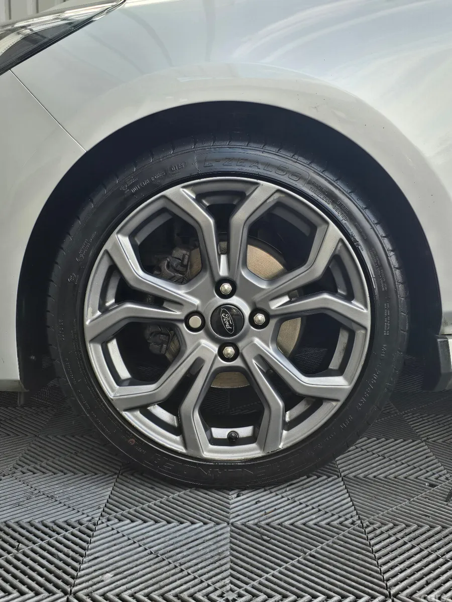 Ford Fiesta Hatchback, Petrol, 2019, Silver