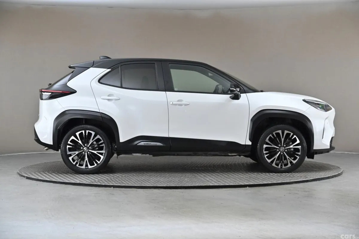 Toyota Yaris Cross SUV, Petrol Hybrid, 2025, White