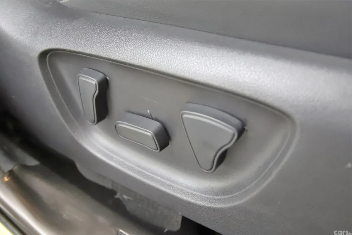 Toyota Yaris Cross SUV, Petrol Hybrid, 2025, White
