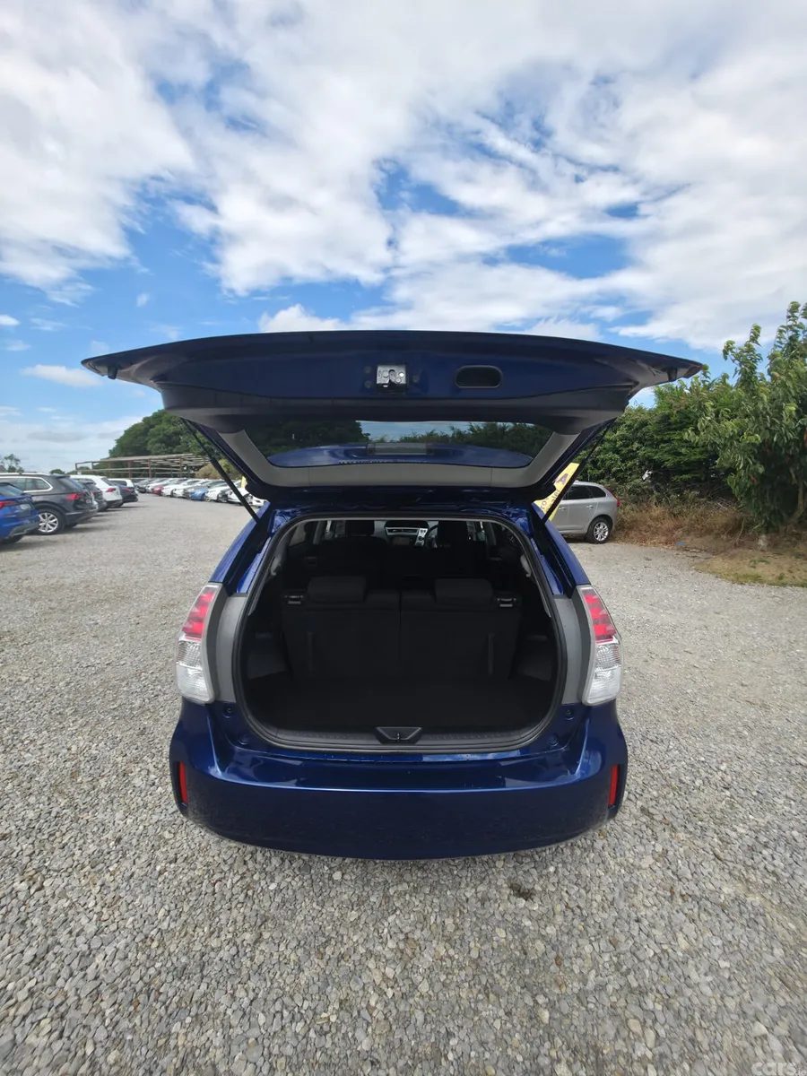 Toyota Prius Estate, Petrol Hybrid, 2017, Blue