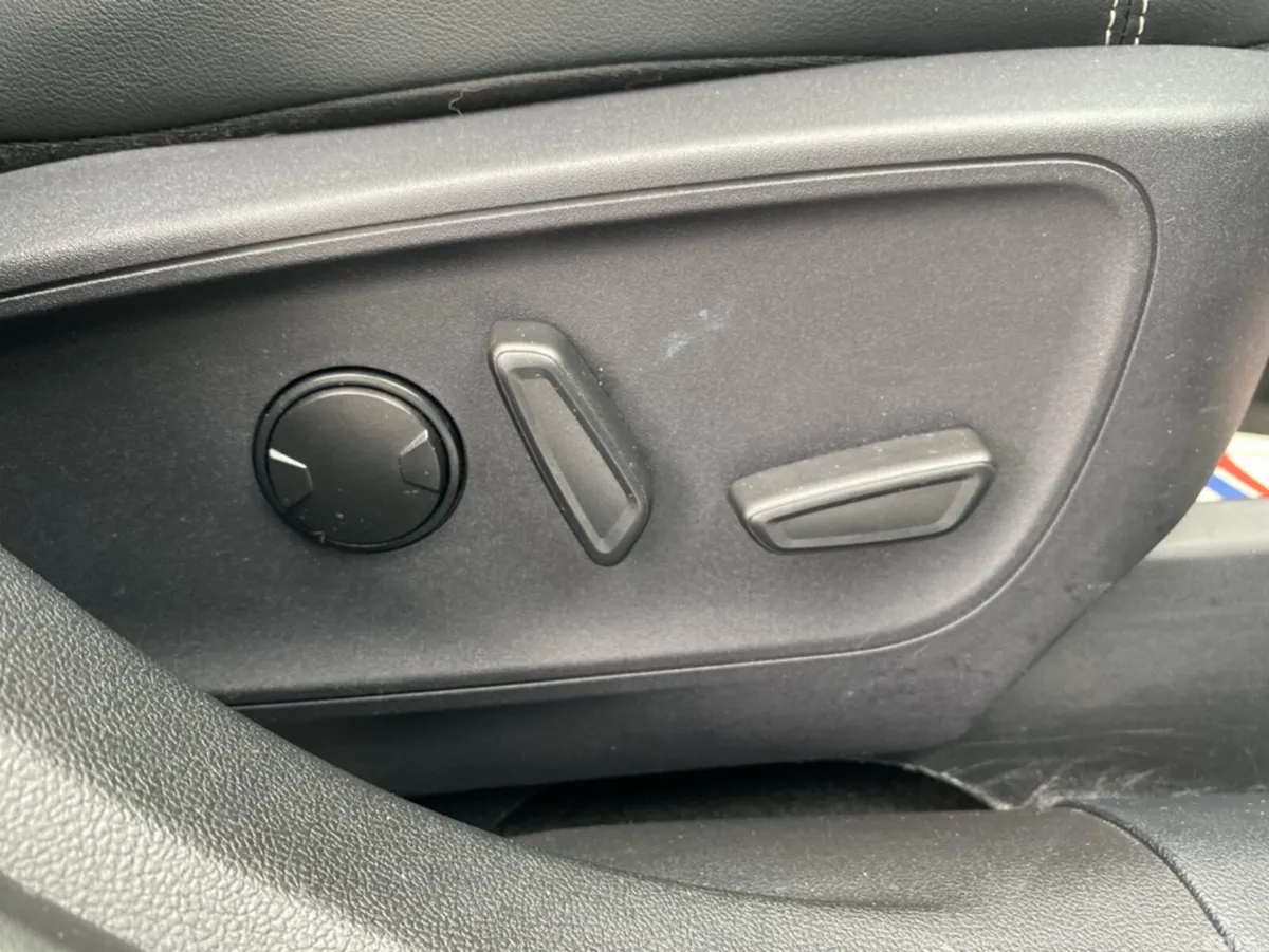Ford Kuga MPV, Petrol Plug-in Hybrid, 2022, Grey
