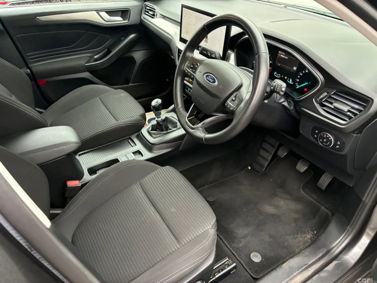 Ford Focus Hatchback, Petrol, 2023, Grey