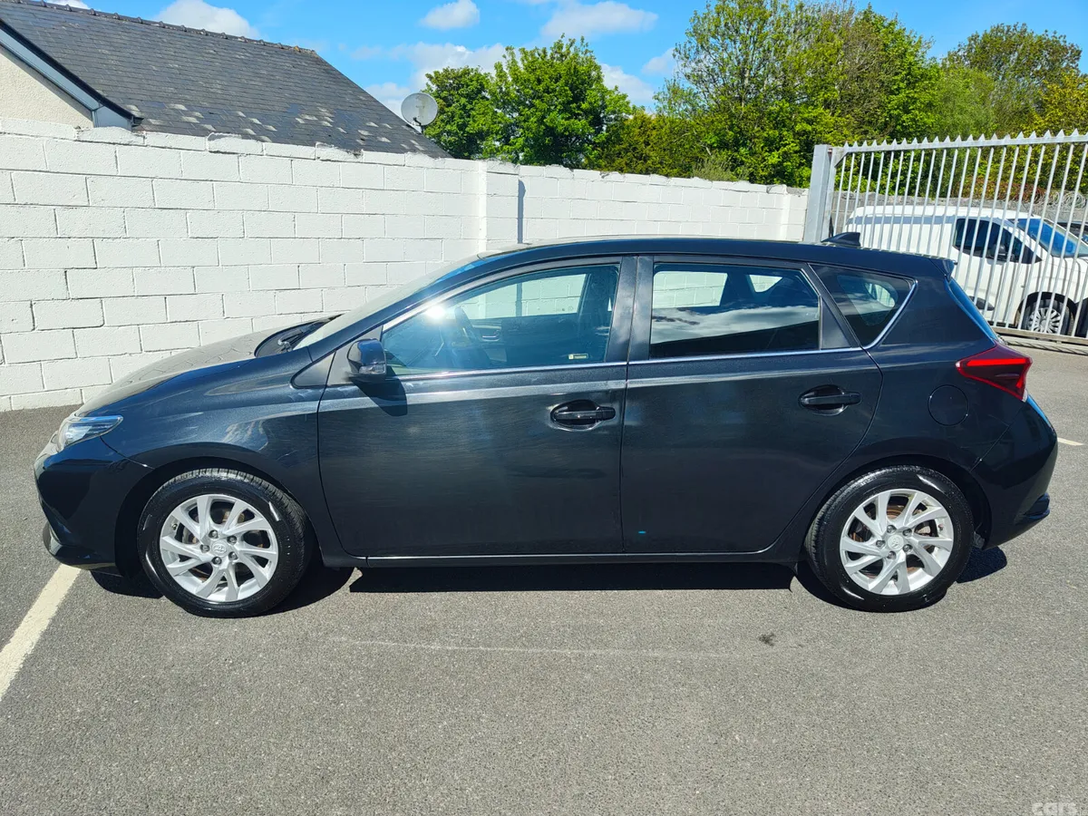 Toyota Auris Hatchback, Diesel, 2018, Black