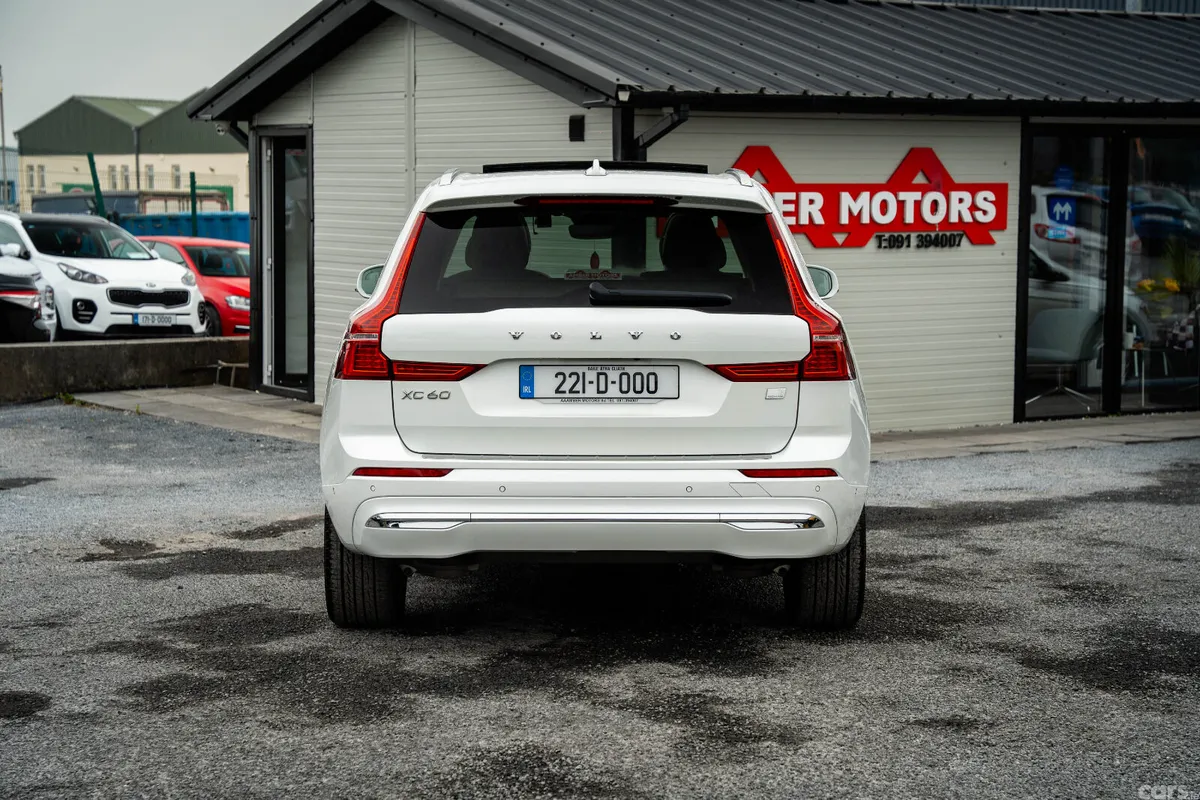 Volvo XC60 SUV, Petrol Plug-in Hybrid, 2022, White