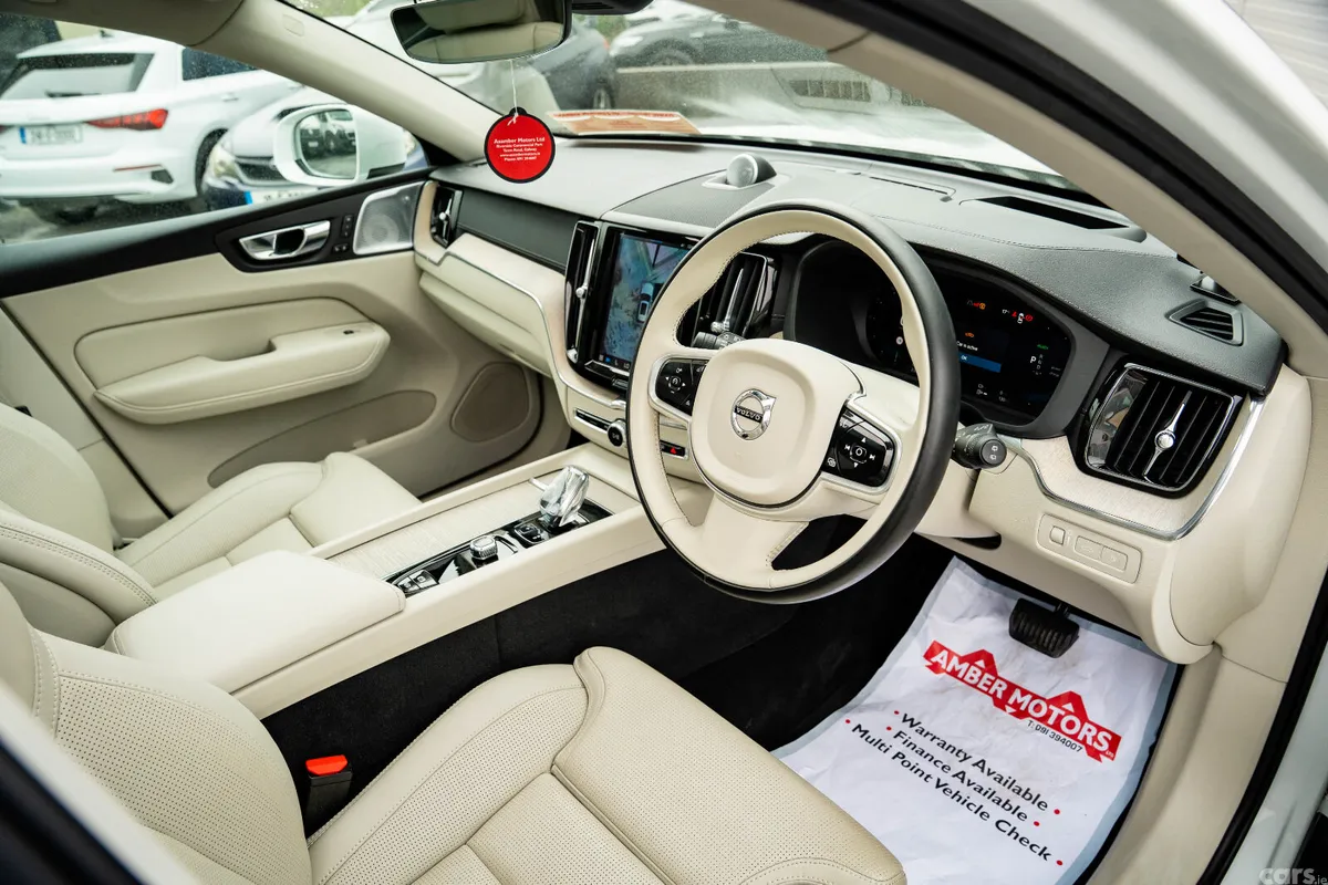 Volvo XC60 SUV, Petrol Plug-in Hybrid, 2022, White
