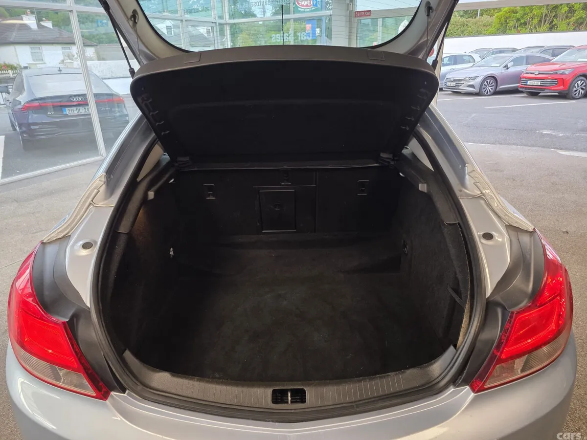 Vauxhall Insignia Hatchback, Diesel, 2013, Silver