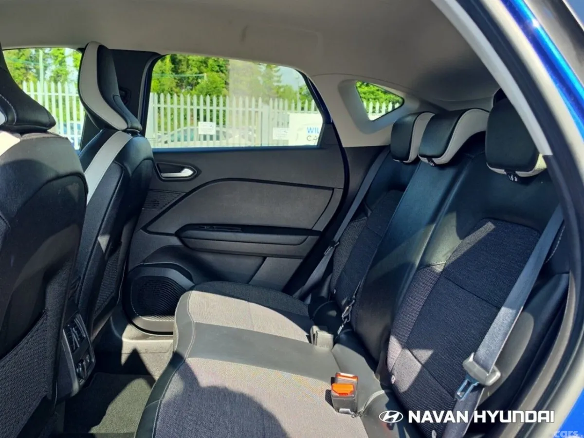 Renault Captur Hatchback, Petrol, 2022, Blue