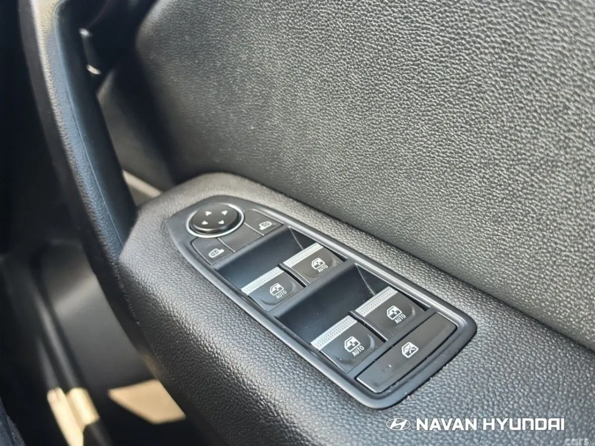 Renault Captur Hatchback, Petrol, 2022, Blue