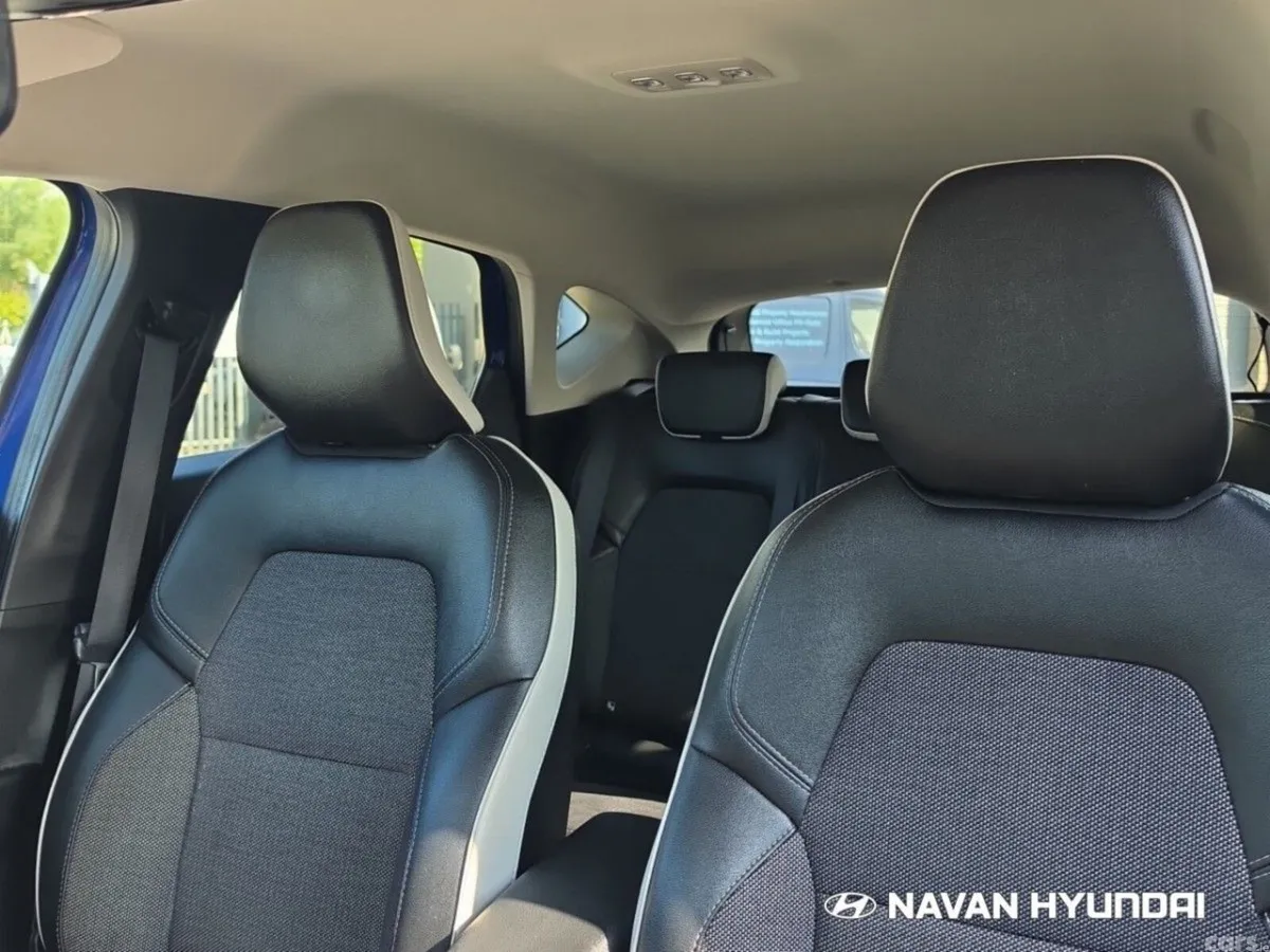 Renault Captur Hatchback, Petrol, 2022, Blue