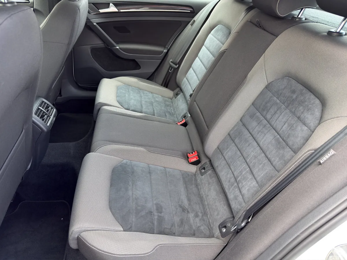 Volkswagen Golf Hatchback, Petrol, 2016, White