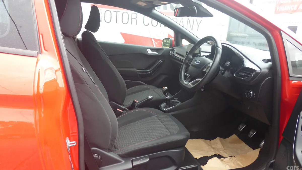 Ford Fiesta Hatchback, Petrol, 2018, Red