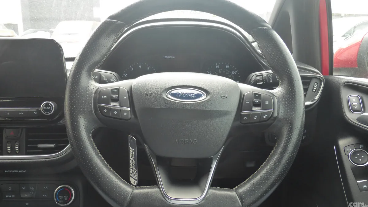 Ford Fiesta Hatchback, Petrol, 2018, Red