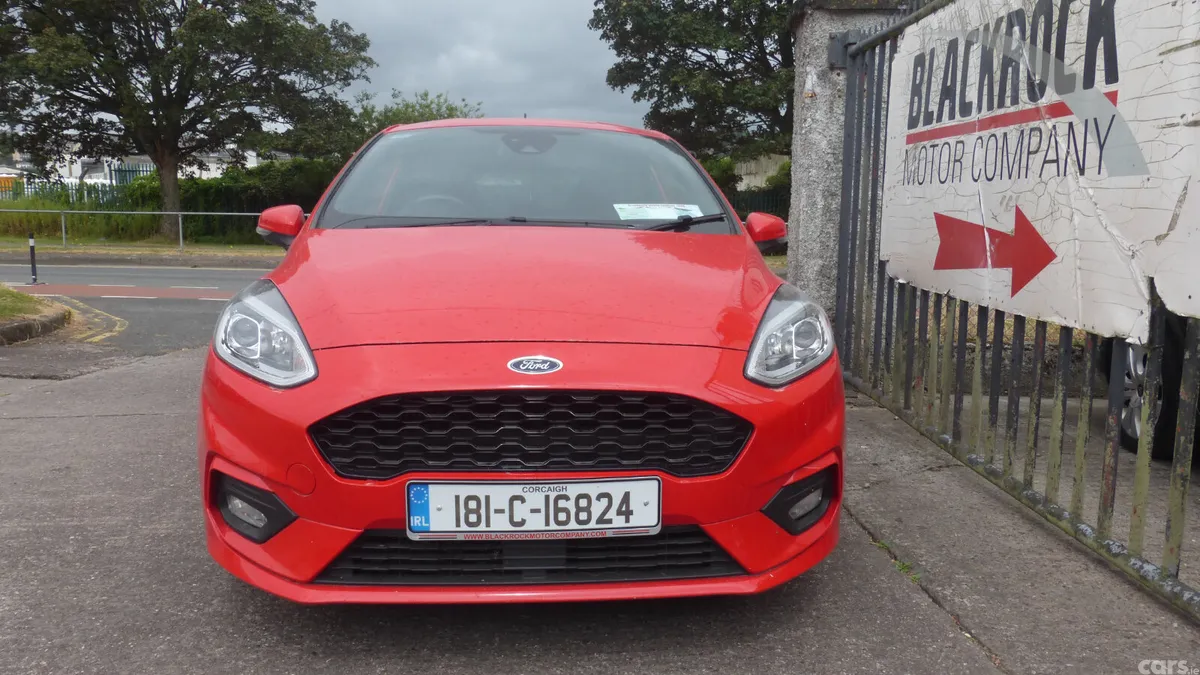 Ford Fiesta Hatchback, Petrol, 2018, Red