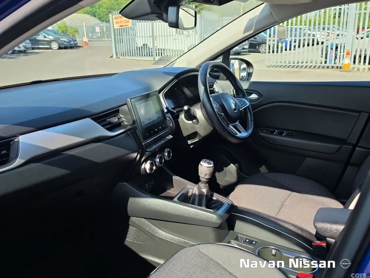 Renault Captur Hatchback, Petrol, 2022, Blue
