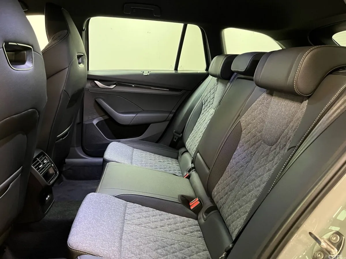 Skoda Octavia Estate, Petrol, 2026, Grey