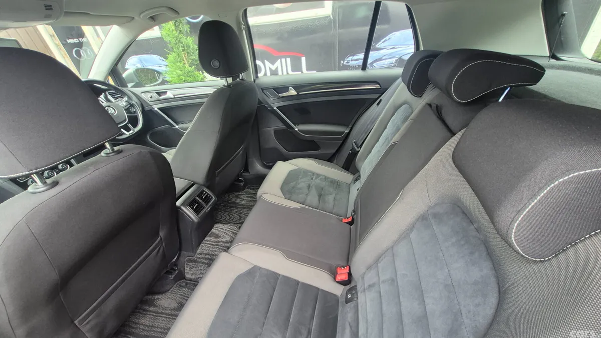 Volkswagen Golf Hatchback, Petrol, 2013, Silver