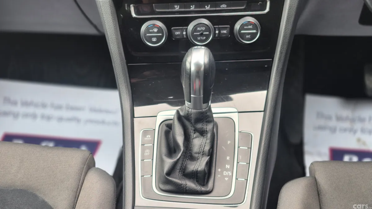 Volkswagen Golf Hatchback, Petrol, 2013, Silver