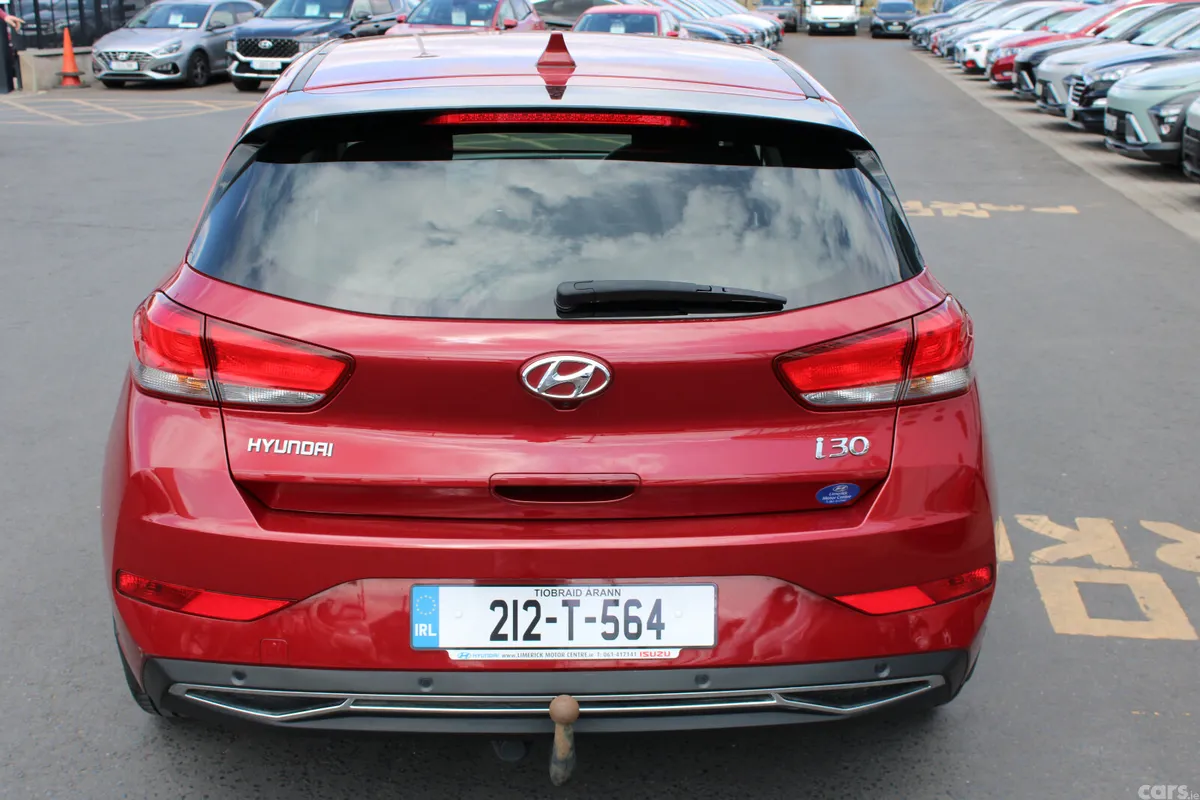 Hyundai i30 Hatchback, Diesel, 2021, Red
