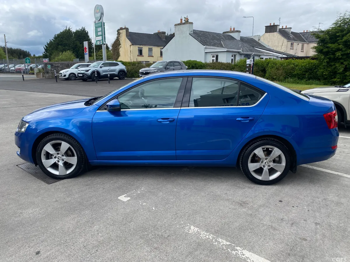 Skoda Octavia Saloon, Diesel, 2017, Blue