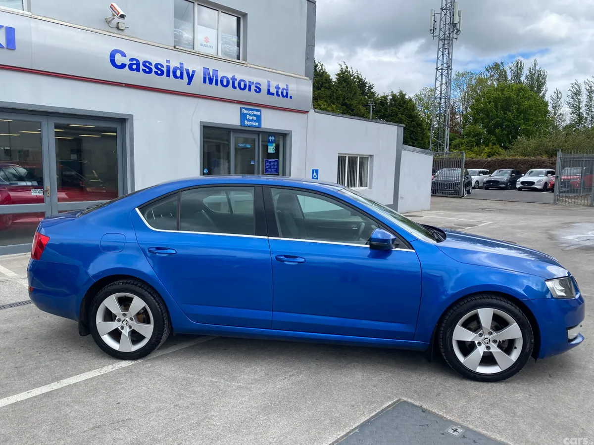 Skoda Octavia Saloon, Diesel, 2017, Blue