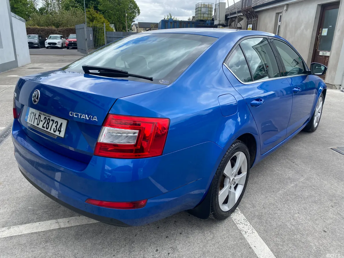 Skoda Octavia Saloon, Diesel, 2017, Blue