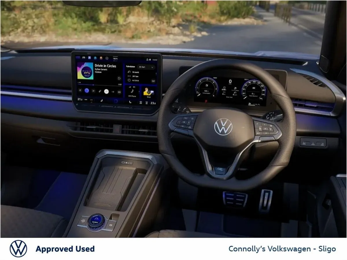 Volkswagen T-Roc SUV, Petrol, 2027, Blue