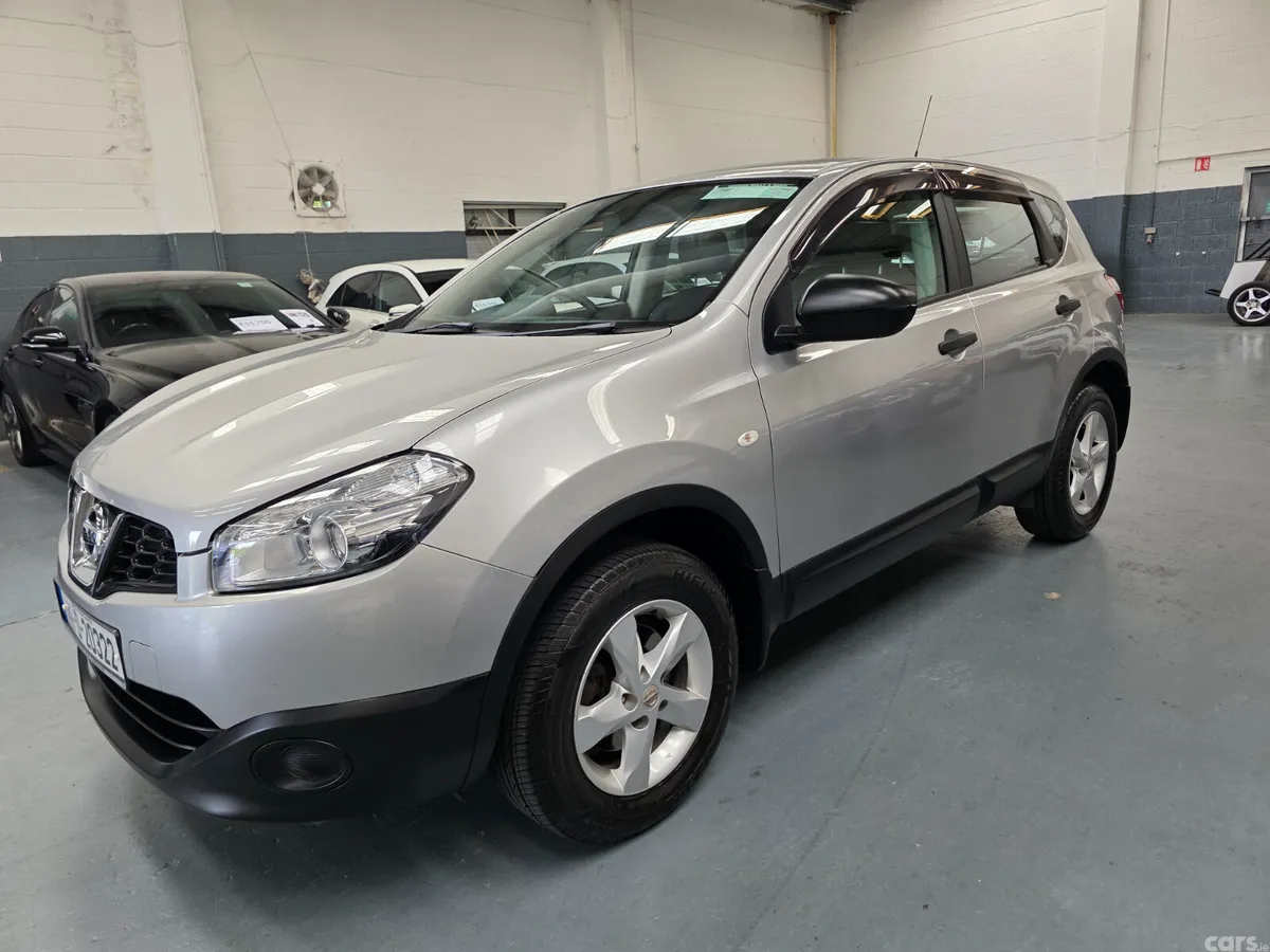 Nissan Qashqai Hatchback, Diesel, 2014, Silver