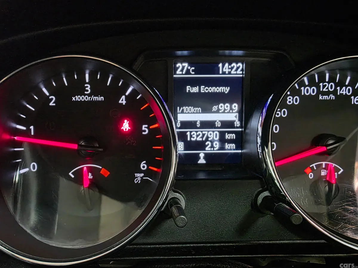 Nissan Qashqai Hatchback, Diesel, 2014, Silver