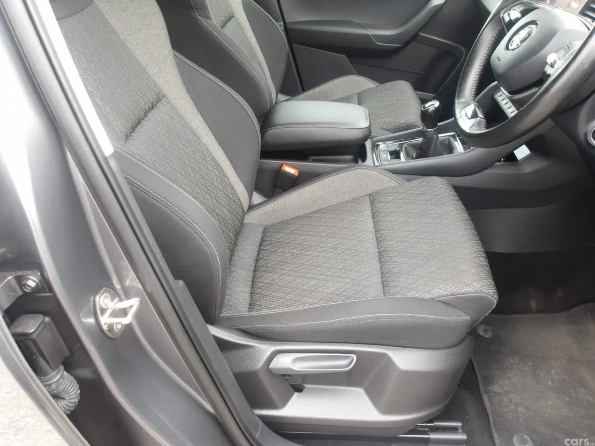 Skoda Karoq SUV, Diesel, 2023, Grey
