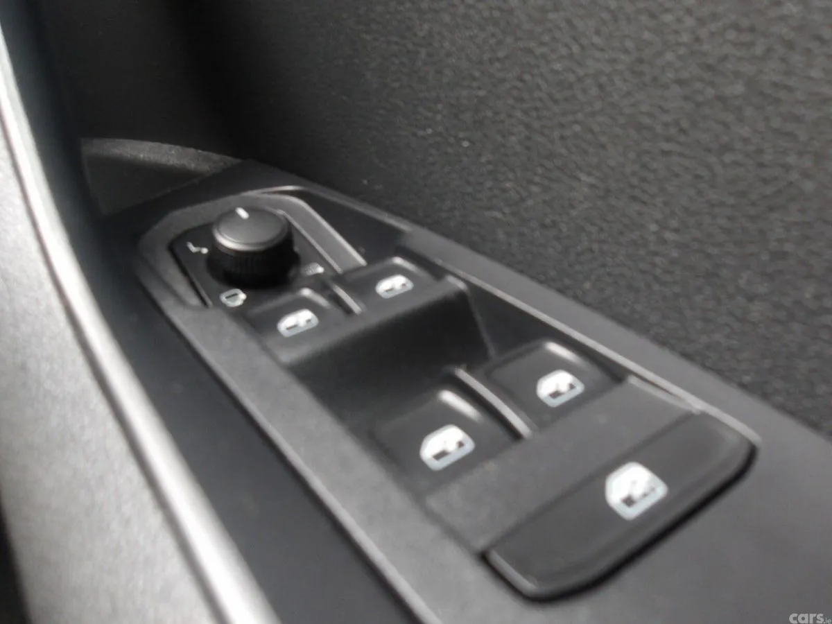 Toyota Yaris Hatchback, Petrol Hybrid, 2023, Black