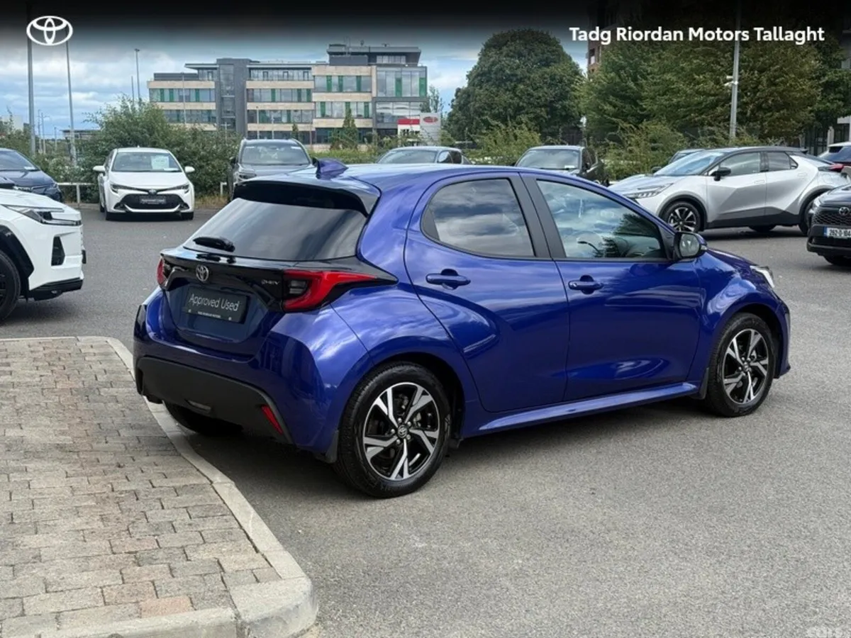 Toyota Yaris Hatchback, Petrol Hybrid, 2025, Blue