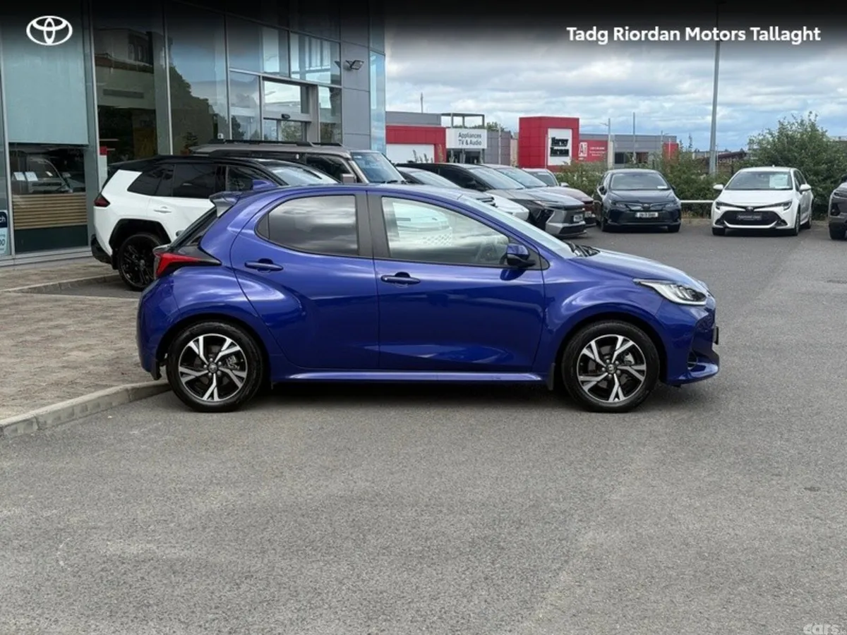 Toyota Yaris Hatchback, Petrol Hybrid, 2025, Blue