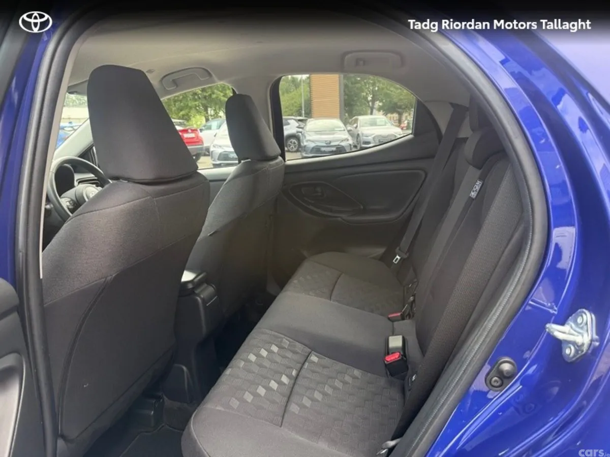 Toyota Yaris Hatchback, Petrol Hybrid, 2025, Blue