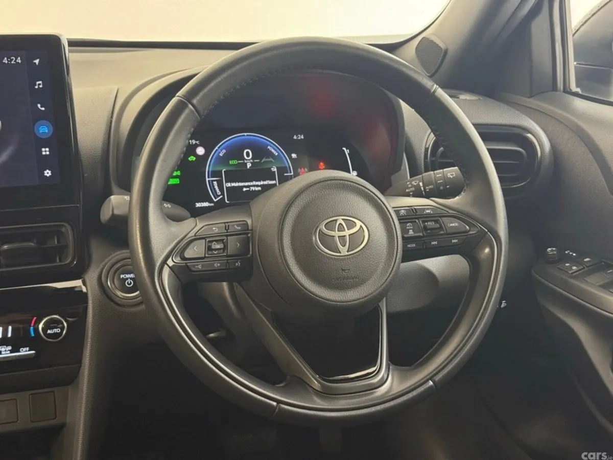 Toyota Yaris Cross SUV, Petrol Hybrid, 2025, Grey